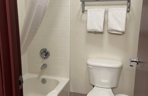 Buena Hotel | Toppenish Inn and Suites