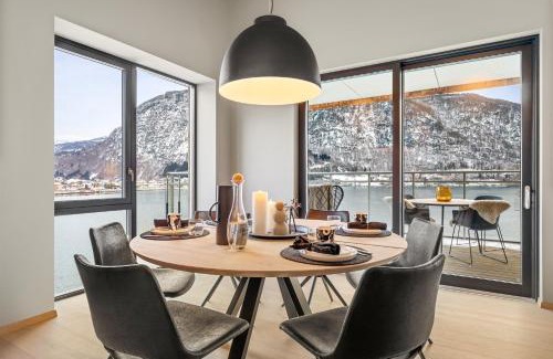 Sogndal Apartamento | Toppleilighet på bryggen i Sogndal med fantastisk utsikt