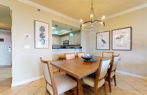 Four Mile Village Condominio | Tops'l Summit 913 Great pool, hot tub, close to beach, private resort