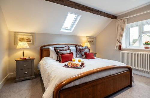 Moreton-in-Marsh Casa | Topside