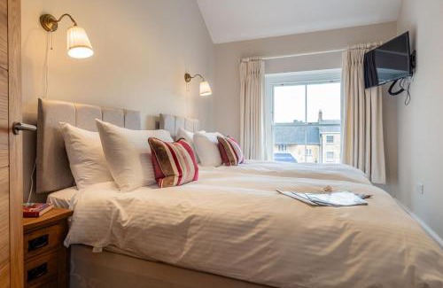 Moreton-in-Marsh Casa | Topside