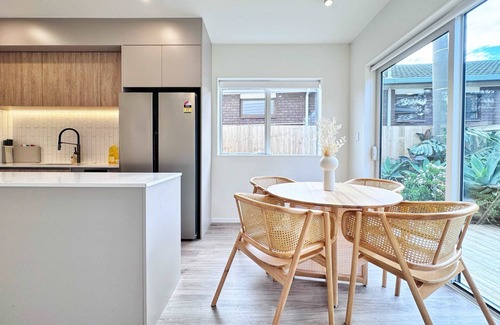 Torbay Condominio | Torbay Family Oasis 3BR vs Backyard Near Beach