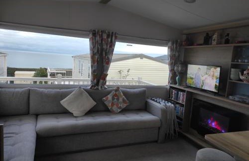Paignton Complejo | Torbay Holiday Home at The Waterside Holiday Park - With Deck and Sea View