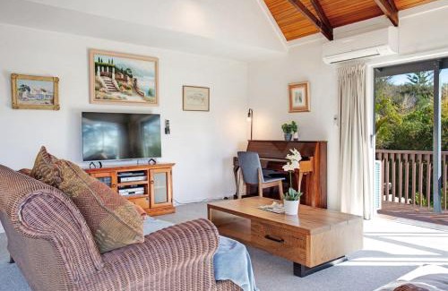 Torbay Casa | Torbay Sun Drenched Villa near Local Beaches