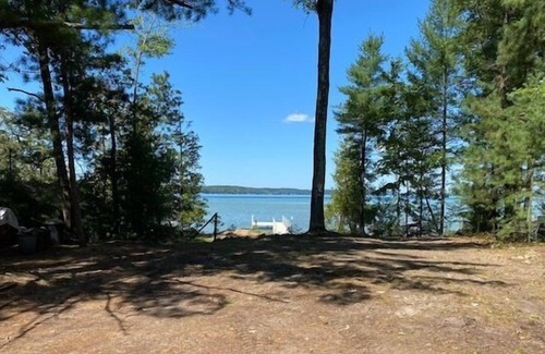 Rapid City Cabaña | TORCH LAKE COTTAGE - ENJOY SUMMER ON BEAUTIFUL TORCH LAKE