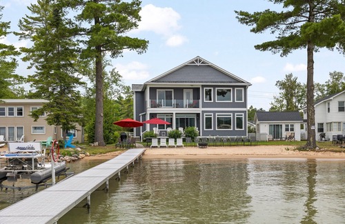 Rapid City Casa | Torch Lake Sandbar Retreat - Alquileres semanales de verano