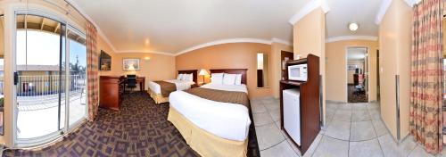 Westside Santa Cruz Hotel | Torch Lite Inn at the Beach Boardwalk