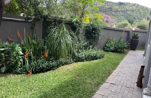 Moses Kotane Casa | Toro Guest House