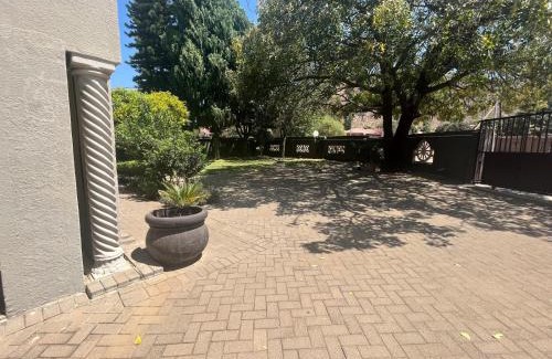 Moses Kotane Casa | Toro Guest House