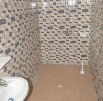 Bamako Apartamento | Torobali IMMO Apartment 4- Modern 1BDR- Near Embassies and Restaurants- Secure Building
