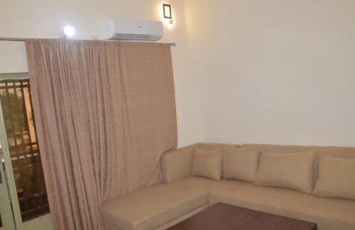 Bamako Apartamento | Torobali IMMO Apartment 5- Bright 1BR Flat- Balcony- Perfect for Business Trips