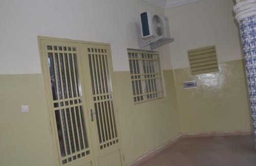 Bamako Apartamento | Torobali IMMO Apartment 5- Bright 1BR Flat- Balcony- Perfect for Business Trips