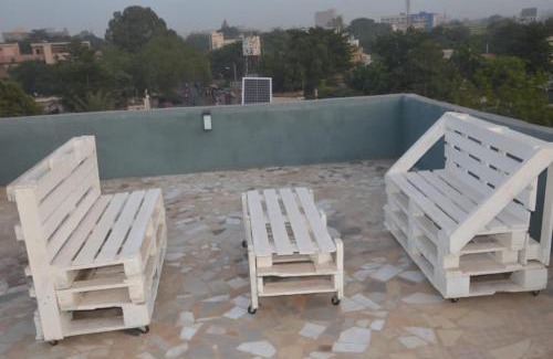 Mali Apartamento | Torobali IMMO Studio 7- Modern & Bright- Central Bamako - WIFI & Solar Power