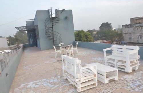 Mali Apartamento | Torobali IMMO Studio 7- Modern & Bright- Central Bamako - WIFI & Solar Power
