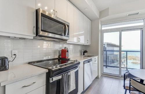 Humber Bay Shores Apartamento | Toronto Condo with Lake Views