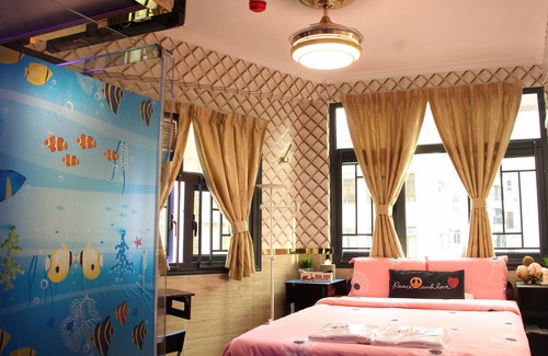 Jordan Casa | Toronto Holidays