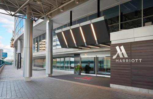Toronto Entertainment District Hotel | Toronto Marriott City Centre Hotel
