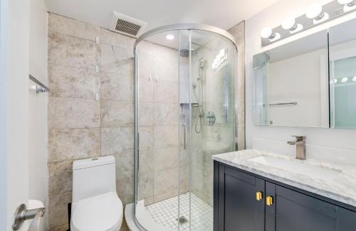 Oakwood Village Casa | Toronto Midtown Home Suites