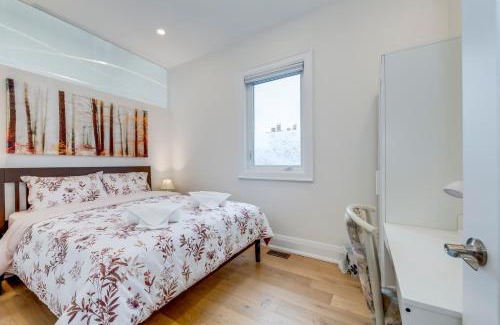 Oakwood Village Casa | Toronto Midtown Home Suites