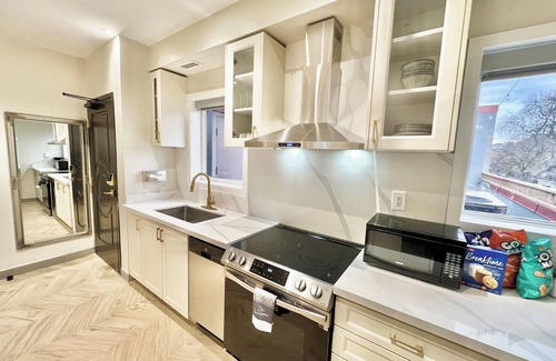 Kensington Market Hotel | Toronto Rooms and Suites
