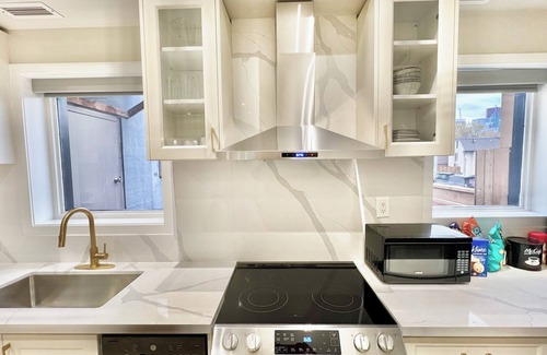 Kensington Market Hotel | Toronto Rooms and Suites