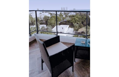 Viejo Arroyo Hondo Apartamento | Torre Prisma RD Apart 10C