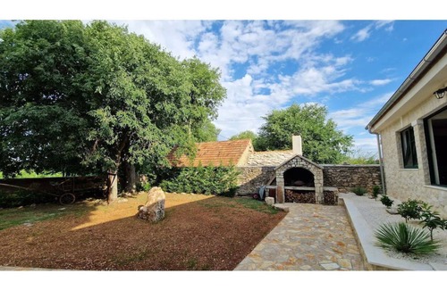 Oklaj Casa | Tošić Estate - Old stone house, wine tasting house