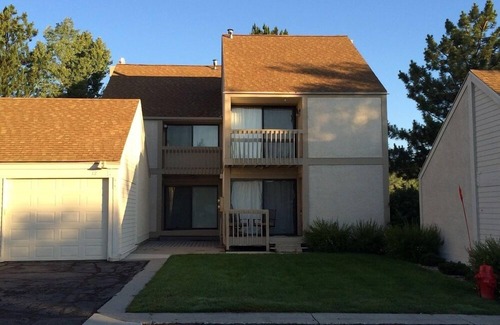 Park Meadows Condominio | NUEVO LANZAMIENTO - renovación total! Chalet de esquí 3 bd / 2 bth con vistas a la montaña