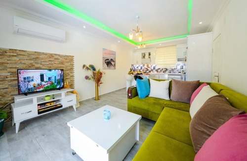 Uzumlu Casa | Villa de luna de miel totalmente privada con piscina aislada en un entorno de pueblo tranquilo.
