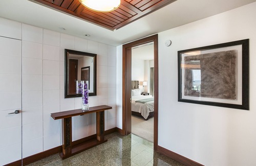 Bal Harbour Hotel | SOLO SUITE EN EL RITZ QUE HA SIDO TOTALMENTE ACTUALIZADO Y REFORMADO