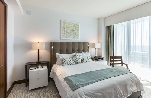 Bal Harbour Hotel | SOLO SUITE EN EL RITZ QUE HA SIDO TOTALMENTE ACTUALIZADO Y REFORMADO