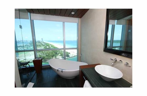 Bal Harbour Hotel | SOLO SUITE EN EL RITZ QUE HA SIDO TOTALMENTE ACTUALIZADO Y REFORMADO