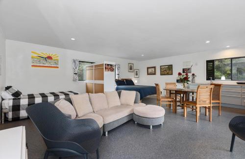 Mangawhai Casa | Totara Folly - Mangawhai Holiday Home