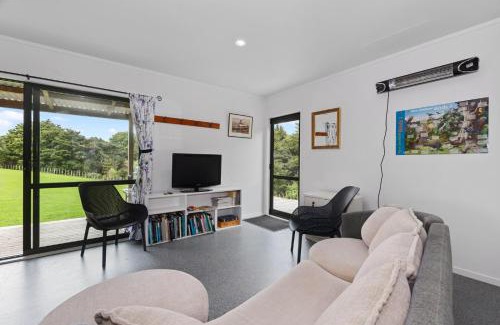 Mangawhai Casa | Totara Folly - Mangawhai Holiday Home