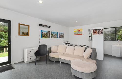 Mangawhai Casa | Totara Folly - Mangawhai Holiday Home