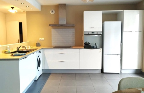 Villette Gare Apartamento | Totem, Bright and quiet 70m² 2-bedroom apartment with balcony