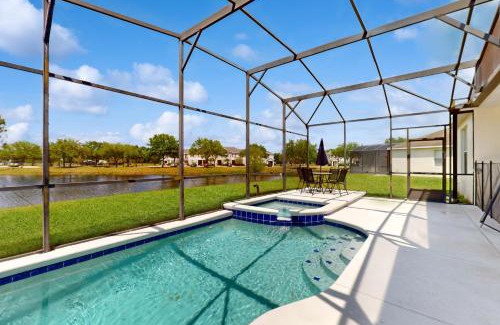 Trafalgar Village Casa | Touch of Luxury