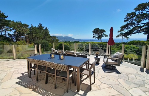 Del Monte Forest Casa | Tour de Elegance Ready! Gated Estate, Private Garage, Unmatched Views!