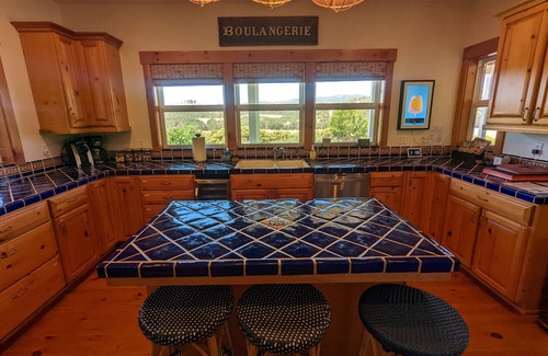 Paso Robles Casa | Una granja moderna inspirada en Francia con influencias españolas en el lado oeste