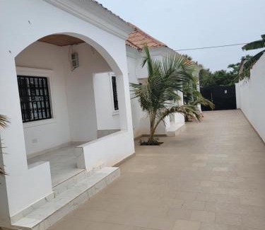 West Coast Division Apartamento | Touray holiday rental