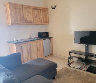 West Coast Division Apartamento | Touray holiday rental