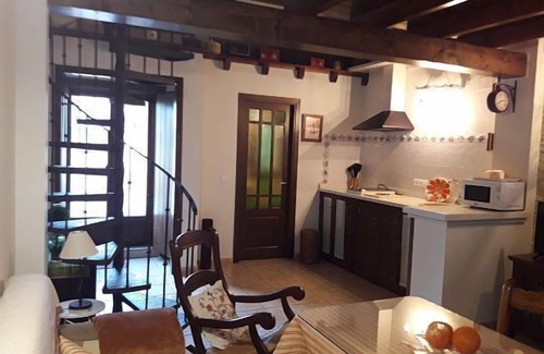 La Nava Cabaña | Vivienda Turística Las Tinajas Pequeñas (IDEAL PARA MATRIMONIOS CON 1 O 2 NIÑOS)