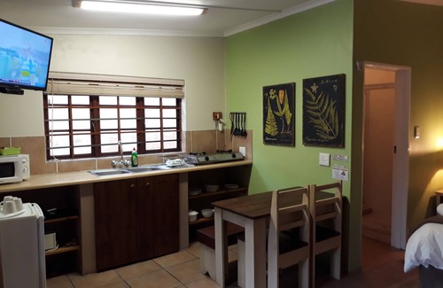 Gansbaai Cabaña | Tourist Lodge Gansbaai