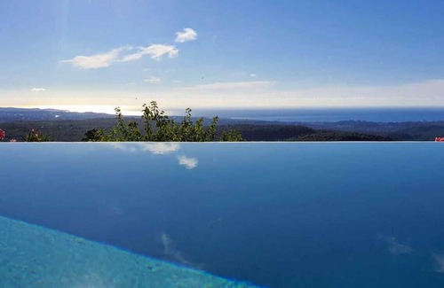 Tourrettes-sur-Loup Villa | vista al mar lujosa villa paronamique 180 ° piscina climatizada y spa