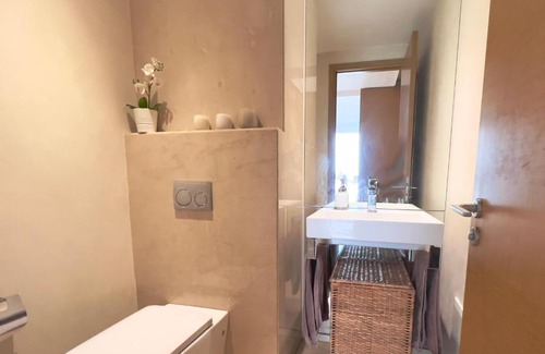 Casablanca Apartamento | Tours végetales luxury condo in Anfa finance City