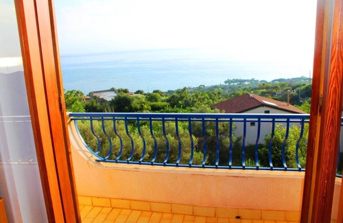 Joppolo Apartamento | Apartamento Torre con una increíble vista al mar