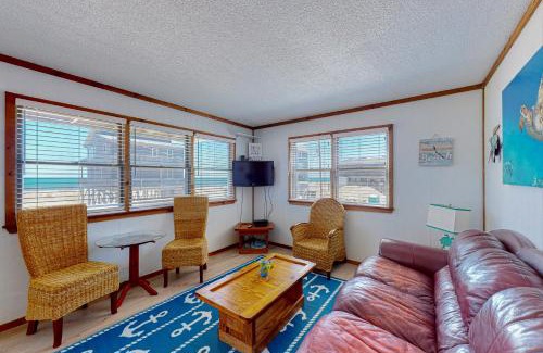 Buxton Casa | Tower Bottom #9B-B