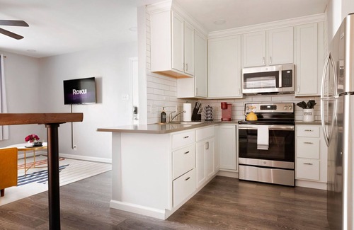 Tower Grove East Apartamento | Tower Grove Bauhaus Beauty Near STL Attractions and Hospitals