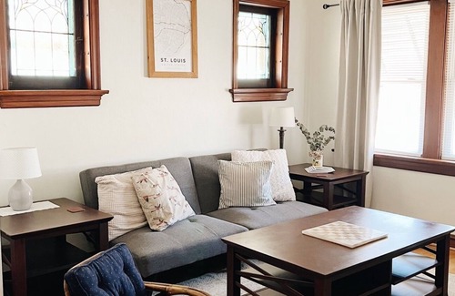 Tower Grove South Casa | Tower Grove South 1BR Gingerbread House