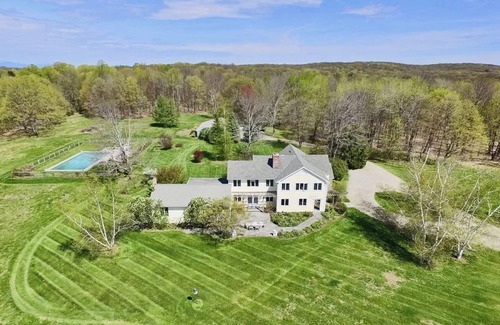 Wassaic Casa | Tower Hill - Hilltop Country Retreat with Panoramic Views